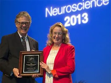 Dr. Carol A. Barnes getting award at neuroscience 2013